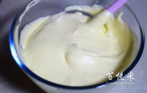 5个鸡蛋，1碗面粉，教你在家轻松做美味无添加剂的奶油蛋糕卷